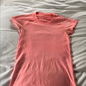 Lululemon workout top